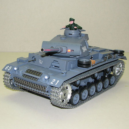 Radiostyrd stridsvagn - 1:16 - Panzerkampfwagen III - METALL Upg. softairgun m. rök & ljud - RTR