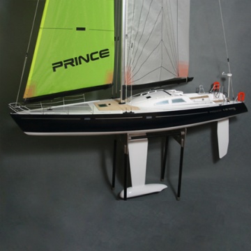 Radiostyrd segelbåt - Prince 900 2,4GHz inkl. motor - RTR