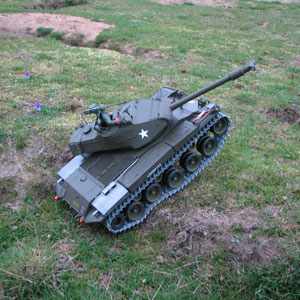 Radiostyrd stridsvagn - 1:16 - Walker Bulldog MET. Upg. - RTR