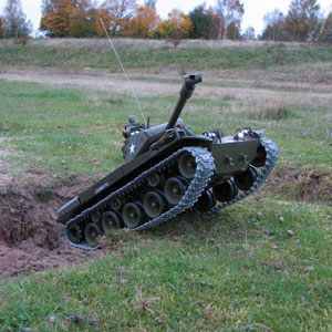 Radiostyrd stridsvagn - 1:16 - Walker Bulldog - 2,4Ghz - RTR