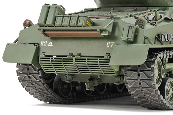 Byggmodell stridsvagn - U.S. M4A3E8 Sherman Easy Eight - 1:35