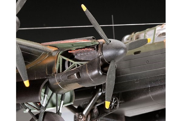 Byggmodell flygplan - Lancaster B,III Dambusters - 1:72 - Revell