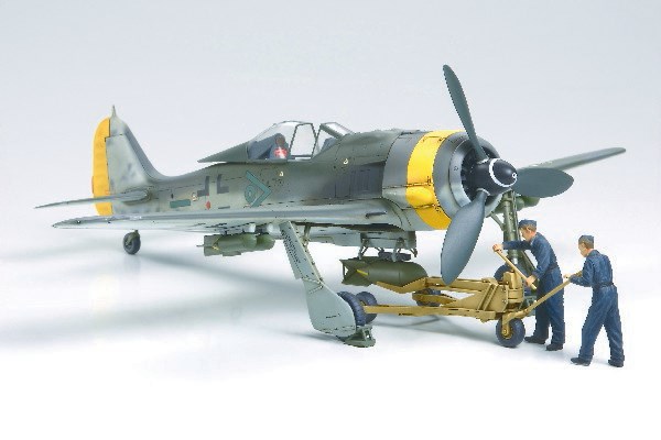 RC Radiostyrt Byggmodell flygplan - Fw190F-8/9 w/bomb loading set - 1:48 - Tamiya