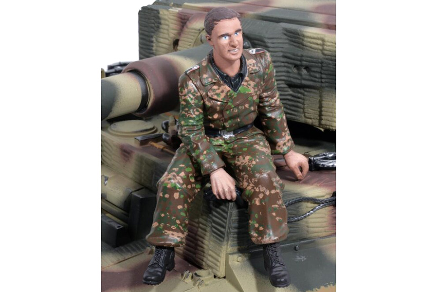 1/16 Figure Radio Operator Sitting