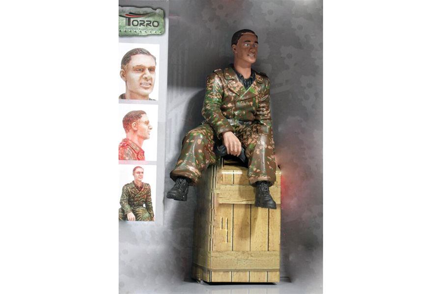 1/16 Figure Radio Operator Sitting