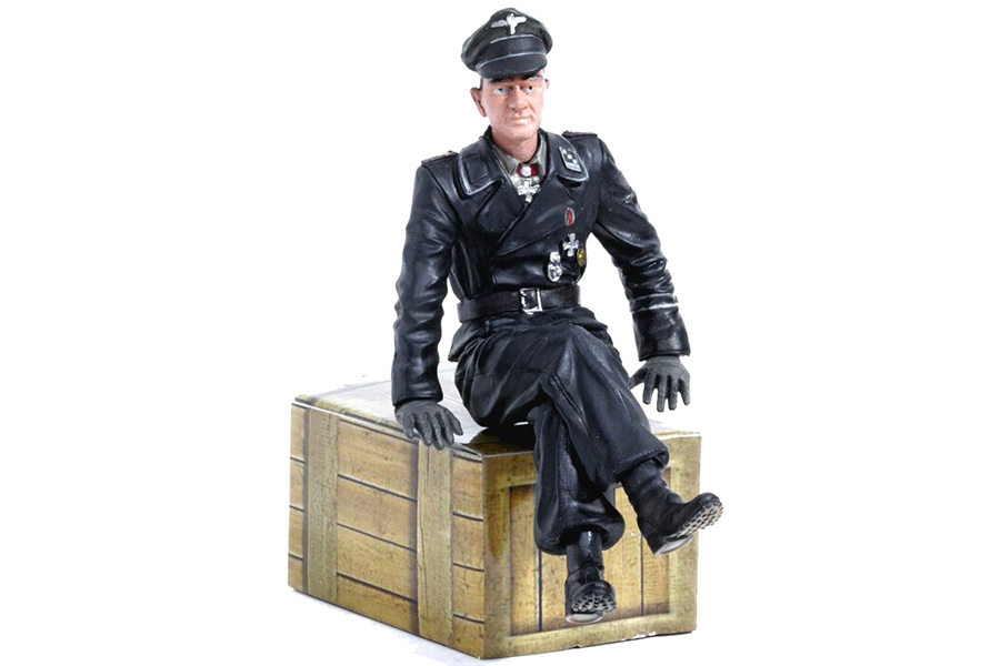 1/16 Figure Commander Michael Wittmann Sitting