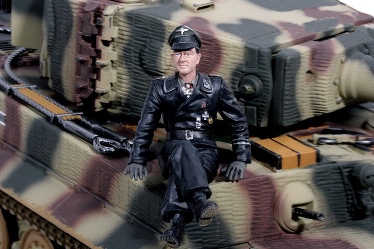 1/16 Figure Commander Michael Wittmann Sitting