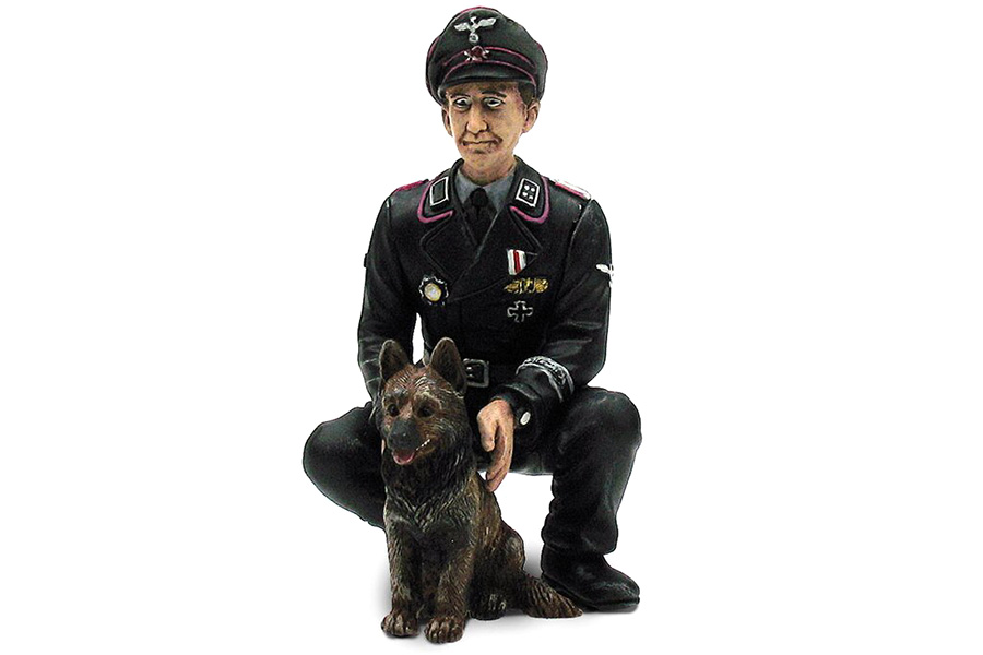 1/16 Figure Colonel Otto Paetsch with dog