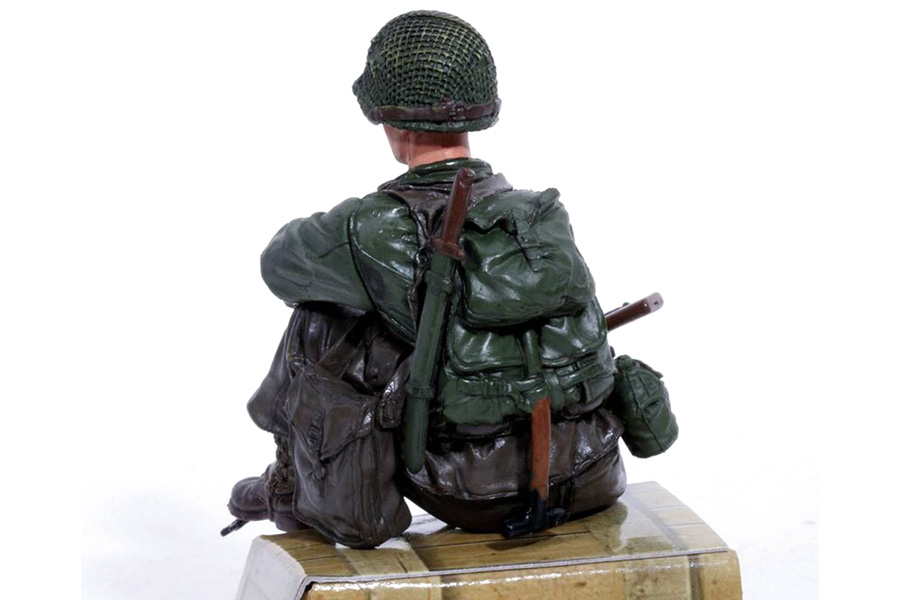 1/16 Figure U.S. Private 1st Class Infantry Sitting