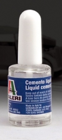 Byggmodell verktyg - CEMENT none-toxic 15 ml (brush applicator) - Italieri