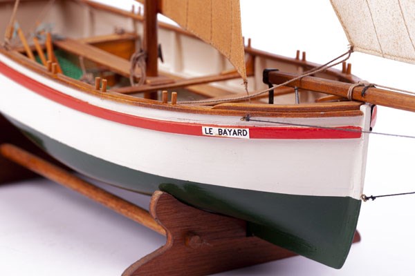 Trä byggmodell - LE BAYARD - Wooden hull - 1:30 - Billing Boats