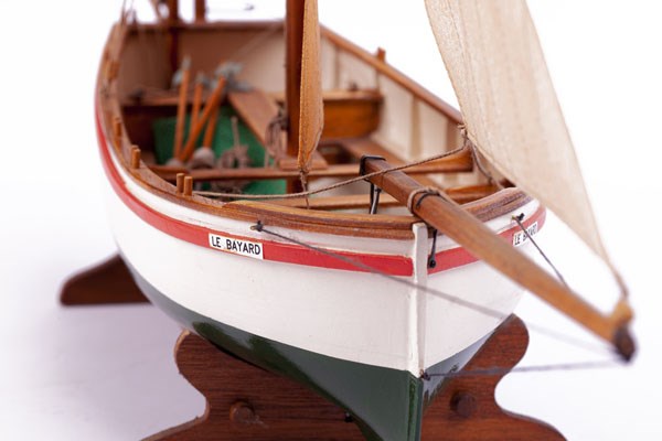 Trä byggmodell - LE BAYARD - Wooden hull - 1:30 - Billing Boats