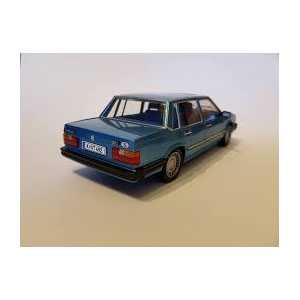 Byggmodell bil - Volvo 760 GLE - 1:24 - Italieri