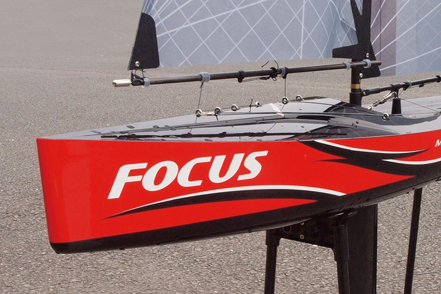 Radiostyrd segelbt - Focus II - Joysway - 2,4GHz - RTR