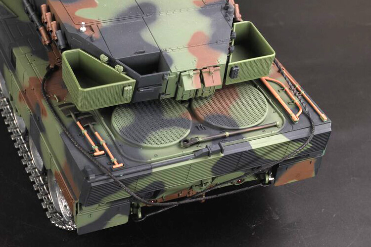 Radiostyrd stridsvagn - 1:16 - Leopard 2A6 Camo Met. Upg. - 2,4Ghz - BB+IR - RTR