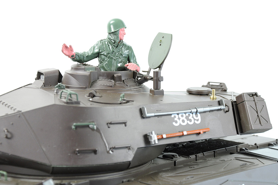 Demo - 1:16 - Walker Bulldog Metall upg.