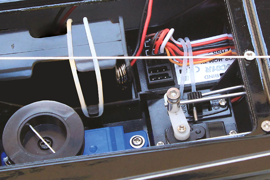 Radiostyrd segelbåt - Focus III - Röd - Joysway - 2,4GHz - RTR