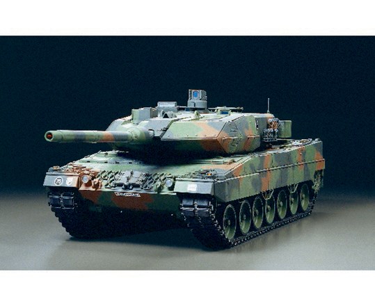 RC Radiostyrt 1/16 R/C LEOPARD 2A6 w/Option Kit