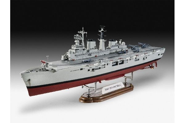 RC Radiostyrt Krigsfartyg - HMS Invincible (Falkland War) - 1:700 - Revell