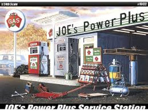 Byggmodell - Joes Power Plus Service Station - 1:24 - Ac