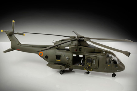 Bild p� Modellhelikopter - AgustaWestland AW101 (Skyfall 007) - Italeri - 1:72
