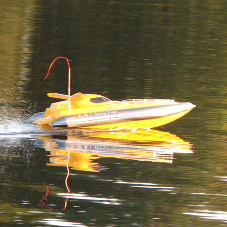 Bild p� Radiostyrda b&aring;tar - Flying Fish - RTR