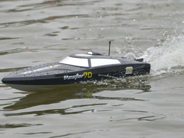 Demo 1 - Borstlösa RC båtar - Vector 70 BL - Borstlöst paket - 2,4Ghz